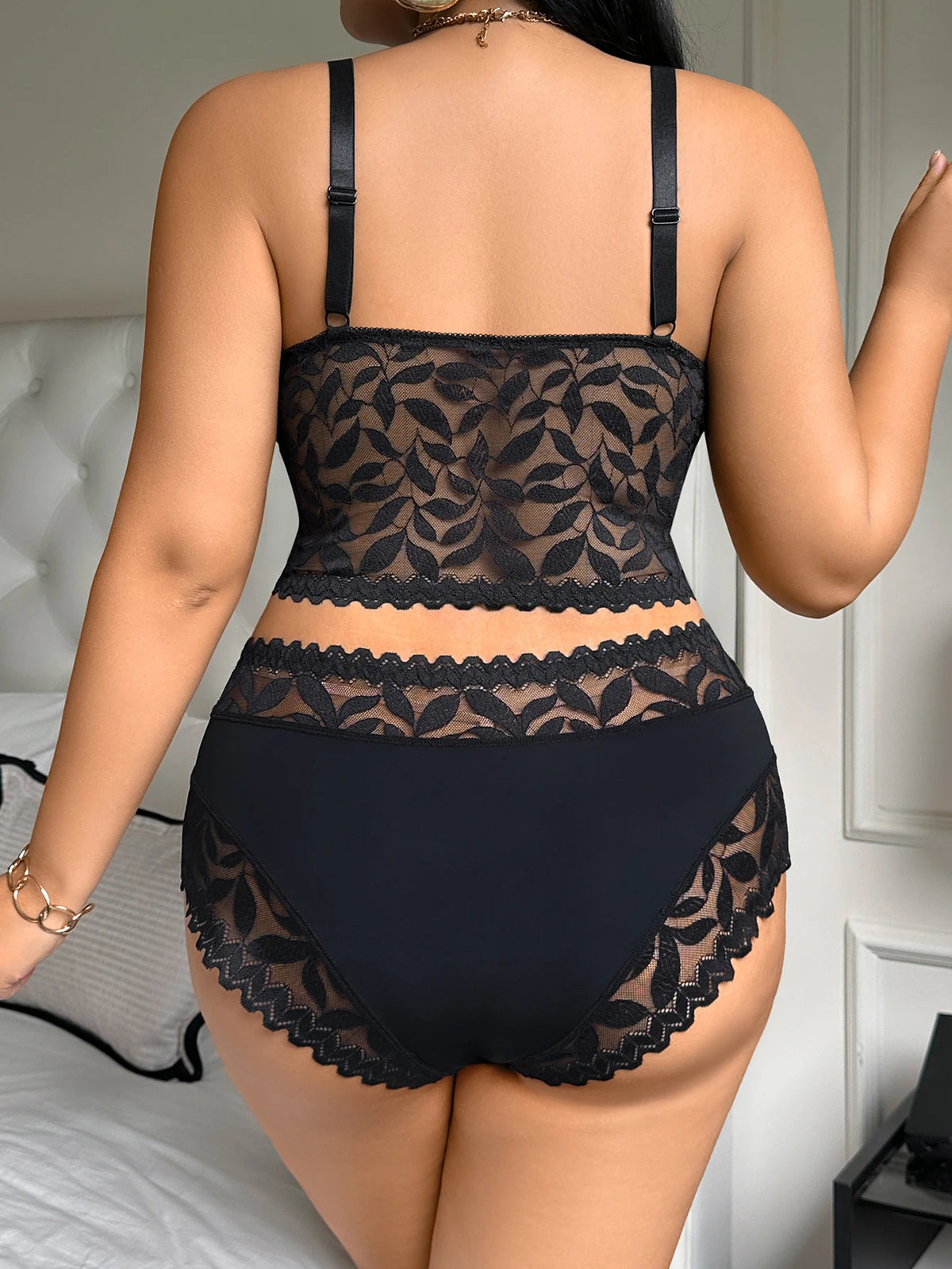 סט תחרה במידות גדולות – גופייה ותחתון (XL–4XL) – תמונה 4